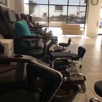 Nail Bar @ Denton - Lots of stations. - Nail Salons Near Me - Denton, Texas