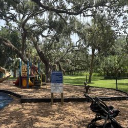 Colonial Oaks Park