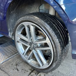 New tire ! New tire !