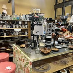 The Cast-Off - Home decor and housewares.