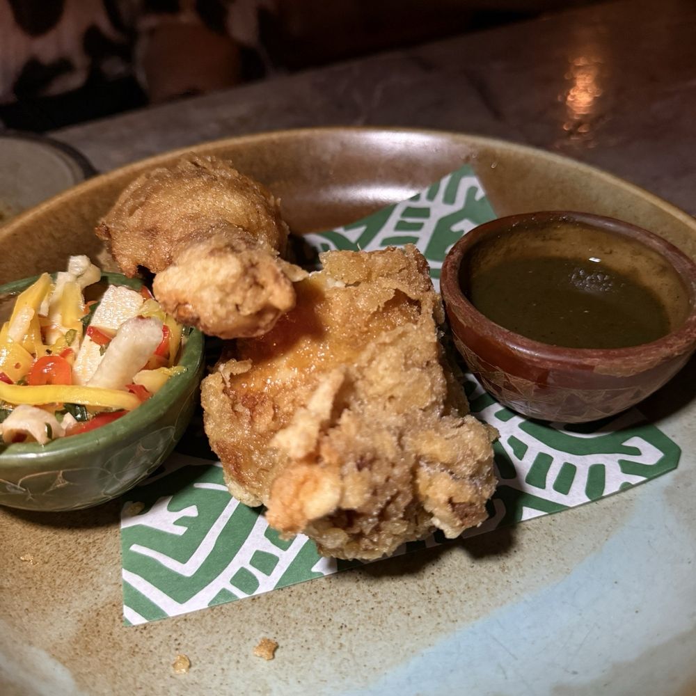 Si! Mon - Fried chicken - Latin American Near Me - Los Angeles, California