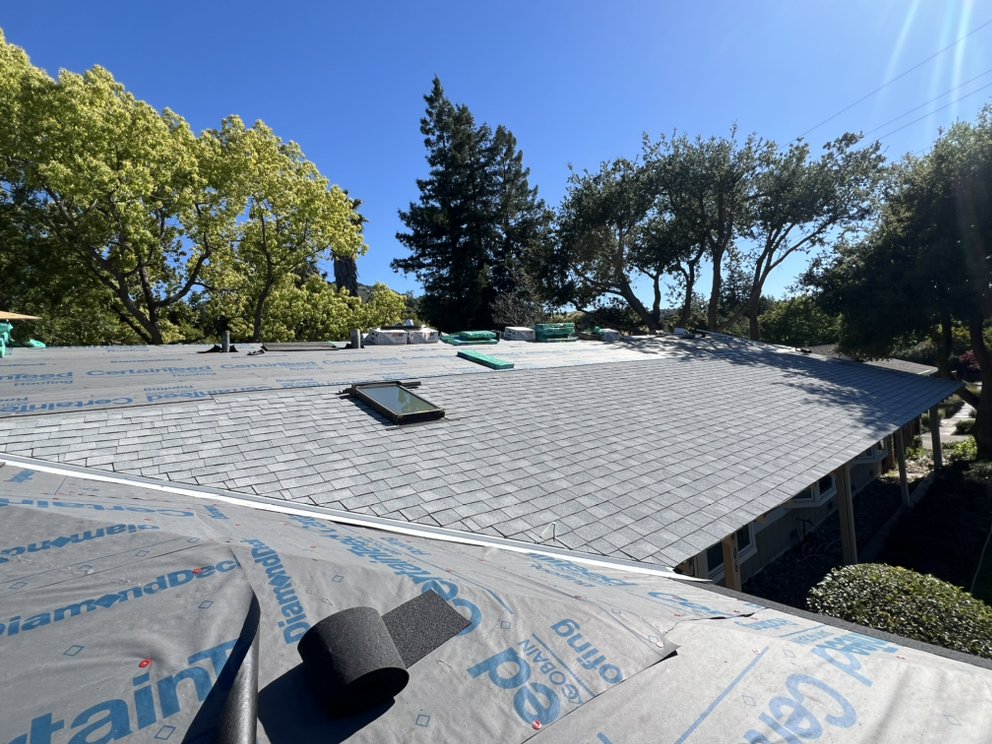 Slide of A. Mendoza Roofing