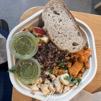 sweetgreen - Healthy Salads, Wraps, and Bowls - Harvest Bowl - Salad Near Me - The Woodlands, Texas