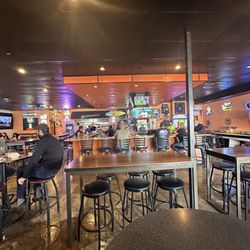 Mandango's Sports Bar & Grill - Bar Area