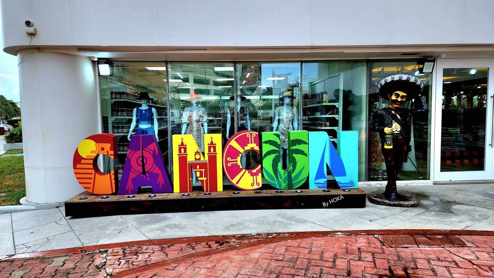 OPALO’S MEXICAN GALLERY Blvd. Kukulcan Km 13, Cancún, Quintana Roo