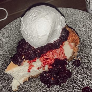 Earls Kitchen + Bar - NYC Cheesecake - New American Near Me - Miami, Florida