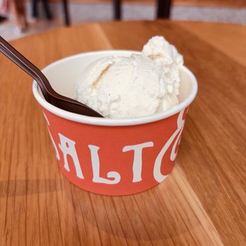 Salt & Straw - SEATTLE SALT & STRAW {Double Fold Vanilla Flavor! ^^} - Ice Cream & Frozen Yogurt Near Me - Seattle, Washington Salt & Straw - SEATTLE SALT & STRAW {Double Fold Vanilla Flavor! ^^} - Ice Cream & Frozen Yogurt Near Me - Seattle, Washington