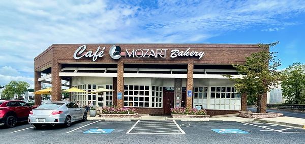 Mozart Bakery by null