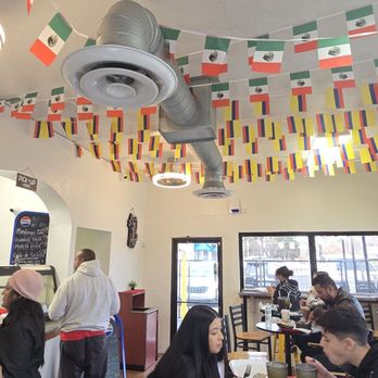 La Urraca - Mexican Near Me - Albuquerque, New Mexico