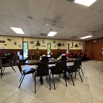 Breakfast Barn Country Kitchen - Dining Area - Breakfast & Brunch Near Me - Zellwood, Florida Breakfast Barn Country Kitchen - Dining Area - Breakfast & Brunch Near Me - Zellwood, Florida