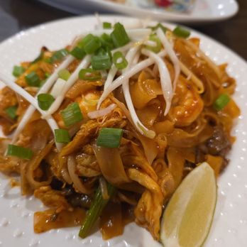 Thai Chili Cuisine - Medium pad thia - Thai Near Me - Lenexa, Kansas Thai Chili Cuisine - Medium pad thia - Thai Near Me - Lenexa, Kansas