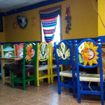 Mi Antojo Mexican Restaurant - I do not understand why the chairs aren't filled. The food is amazing! - Mexican Near Me - New Bedford, Massachusetts