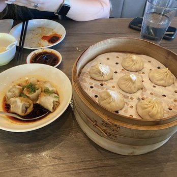 Paradise Dynasty - Spicy wonton and pork xiao long bao - Singaporean Near Me - Costa Mesa, California Paradise Dynasty - Spicy wonton and pork xiao long bao - Singaporean Near Me - Costa Mesa, California