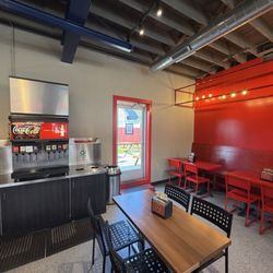 Frank Gourmet Hot Dogs - Dinning room