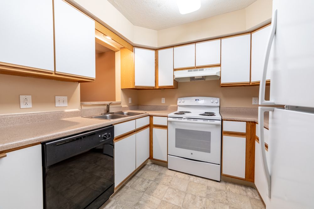 BRADFORD RIDGE APARTMENTS Updated September 2024 29 Photos 2900