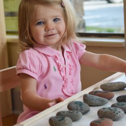 Steamboat Kids Play Garden - Learning to count with river rocks
