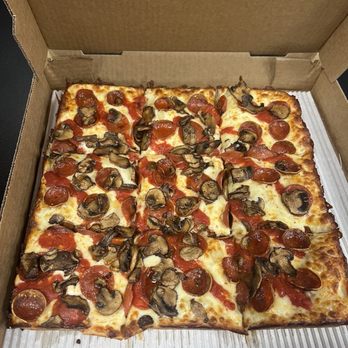 Pizza Nerds - Pepperoni and mushroom - Pizza Near Me - Gahanna, Ohio Pizza Nerds - Pepperoni and mushroom - Pizza Near Me - Gahanna, Ohio