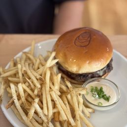 Little Em 's Burger