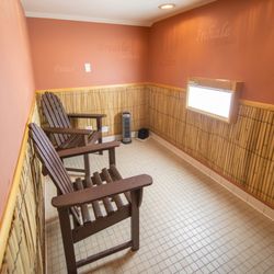 NW Women's Fitness Club - Aroma light therapy room