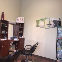 Priya Esthetics - Eyebrow station!