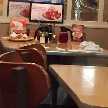 IHOP - Empty tables not cleaned up - Breakfast & Brunch Near Me - Athens, Georgia IHOP - Empty tables not cleaned up - Breakfast & Brunch Near Me - Athens, Georgia