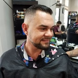 Arriba Salon
