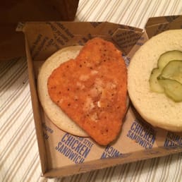 Paid full price for a southern style chicken sandwich and got a McChicken.. Paid full price for a southern style chicken sandwich and got a McChicken..