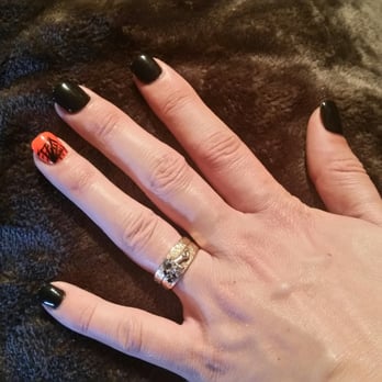 Aqua Nails Spa - Linda does an amazing job,  been goING for 10+ years,  never had an issue,  and always extremely accommodating,  very well priced - Nail Salons Near Me - Sarasota, Florida