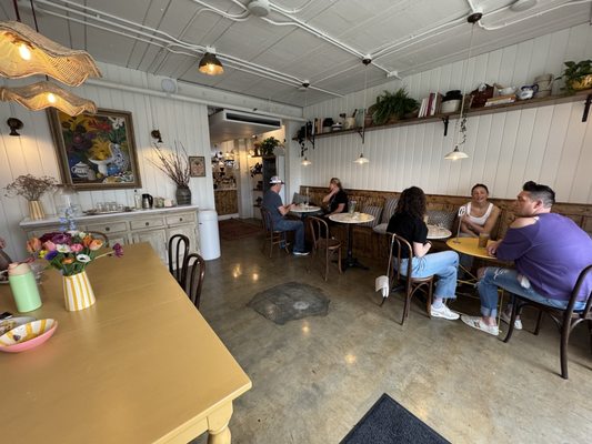 The Yellow Table Café by null