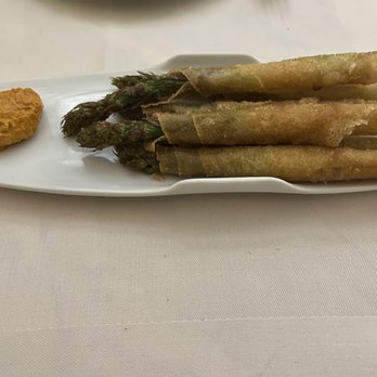 Algarabía - Asparagus with tomato almond dip - Spanish Near Me - Madrid, M
