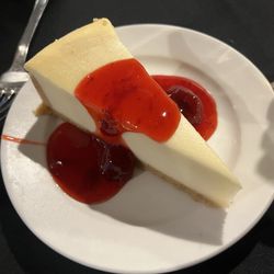 Yacht StarShip - Dessert: Strawberry Cheesecake