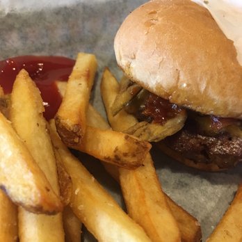 Killer Burger - Pint size Bender - Burgers Near Me - Sherwood, Oregon Killer Burger - Pint size Bender - Burgers Near Me - Sherwood, Oregon