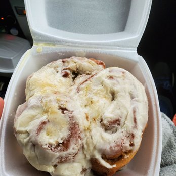 Julian Cafe - Cinnamon roll - Bakeries Near Me - Julian, California