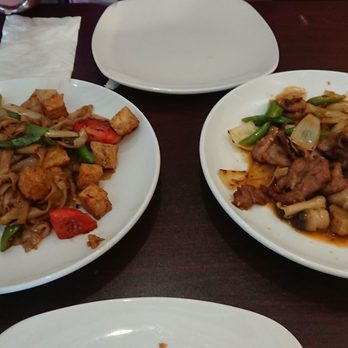 Pad Thai Classic - Mint leaf noodle with tofu & pan fried chili pork - Thai Near Me - Long Beach, California Pad Thai Classic - Mint leaf noodle with tofu & pan fried chili pork - Thai Near Me - Long Beach, California