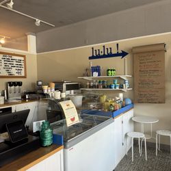 Lu Lu Ice Cream - Front counter