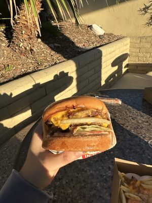 In-N-Out Burger by null