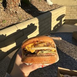 In-N-Out Burger - Double double burger