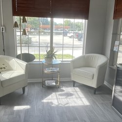 Shining Massage & Facial Clinic - Waiting Area
