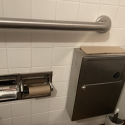 Jimmy John's - No toilet paper in women's restroom :(