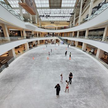 rink LLOYD CENTER ICE RINK - Updated October 2025 - 44 Photos