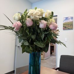Magic Roses LA - Absolutely gorgeous very long stemmed roses for graduation Received so many compliments. I highly recommend