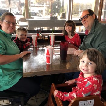 Fully Loaded Pizza Kitchen - Happy family. - Pizza Near Me - Athens, Georgia