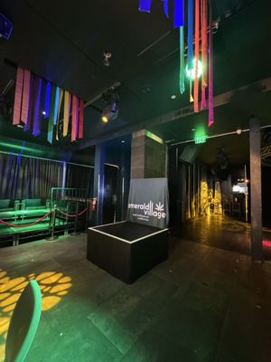 Micky's Weho by null