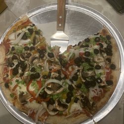 Burgundy Brook Cafe - Amazing Brick Oven Pizza