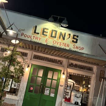 LEON’S FINE POULTRY AND OYSTERS - Updated April 2025 - 2152 Photos & 1390 Reviews - 698 King St