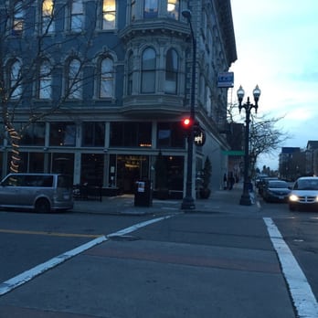 District - Oakland - Wine Bars Near Me - Oakland, California District - Oakland - Wine Bars Near Me - Oakland, California