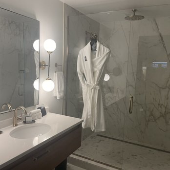 Bottleworks Hotel - Hotels Near Me - Indianapolis, Indiana Bottleworks Hotel - Hotels Near Me - Indianapolis, Indiana