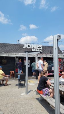 Jones Bar-B-Q by null