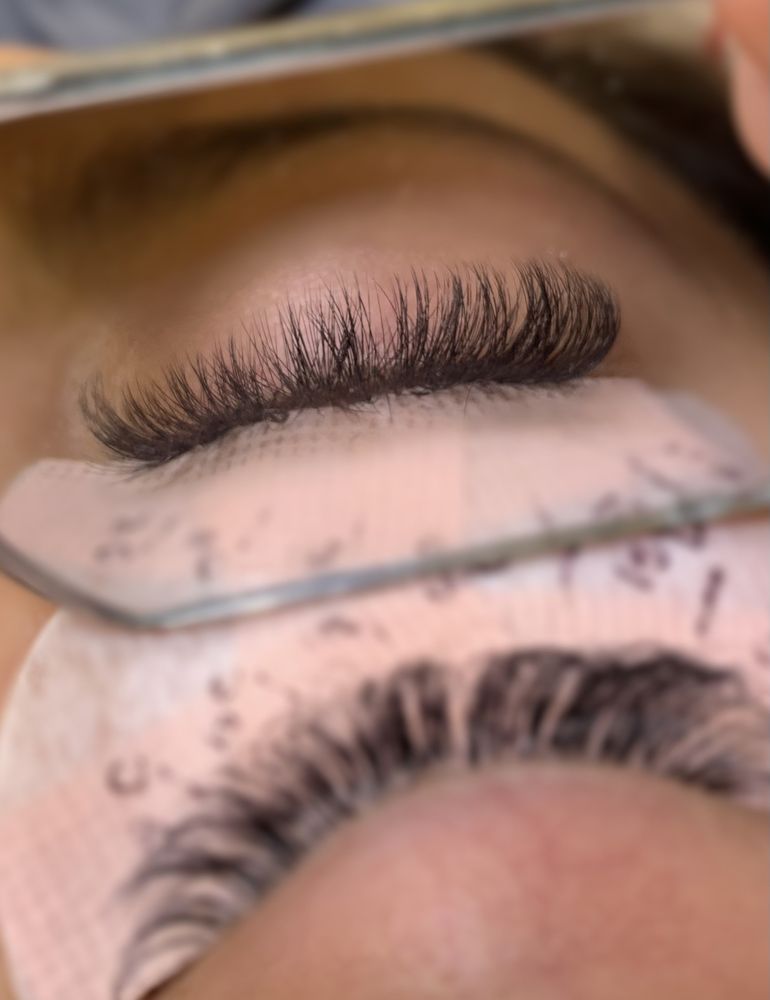 Beauty Marks Logo
