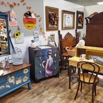 Riverside Antiques & Treasures - Antiques Near Me - North Augusta, South Carolina Riverside Antiques & Treasures - Antiques Near Me - North Augusta, South Carolina